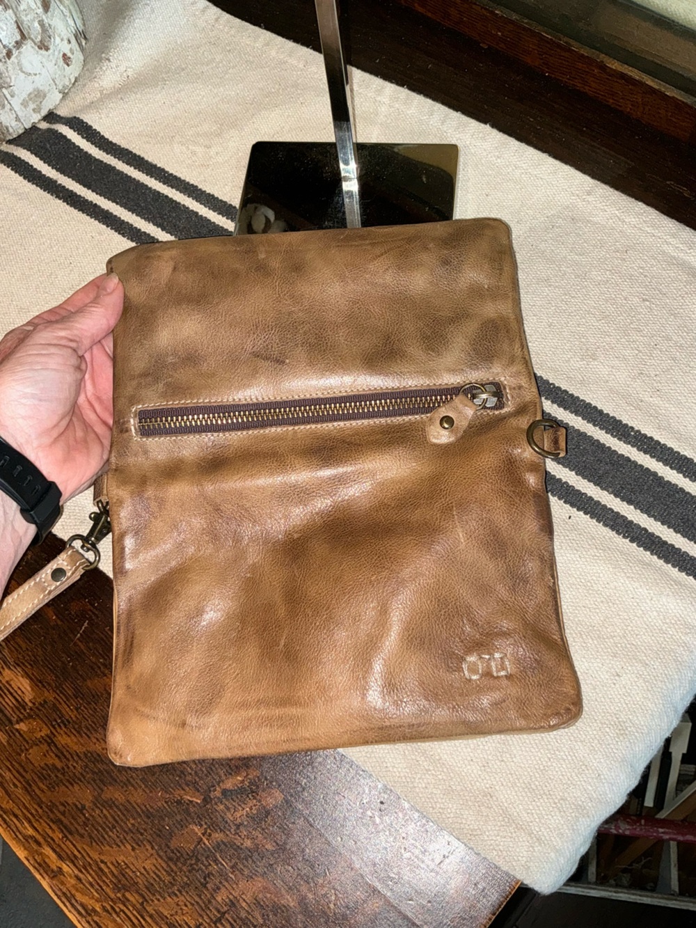 Bed Stu Leather Cadence Wallet Wristlet Crossbody Bag Taupe Rustic MSRP $179 - Picture 10 of 13